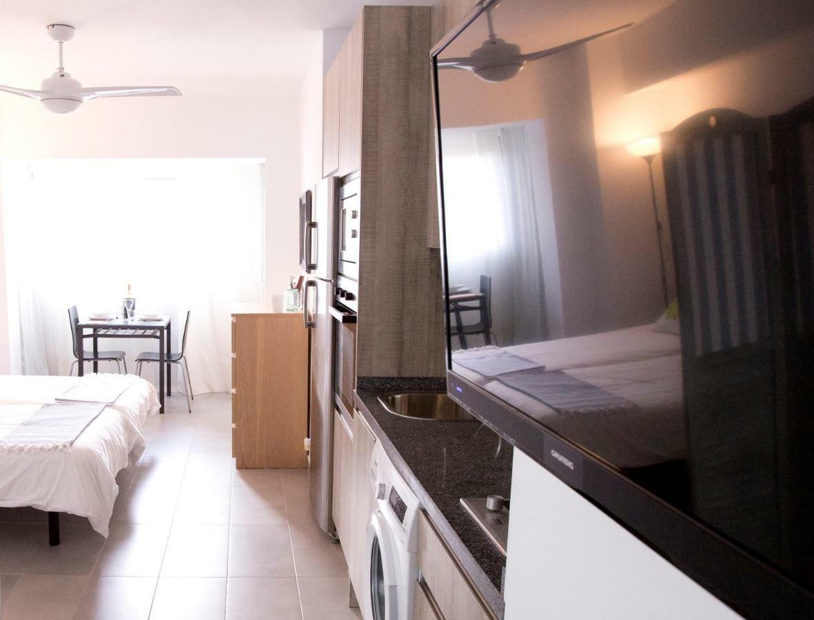 Apartamento Malagueta Beach 10 Malaga Exterior photo